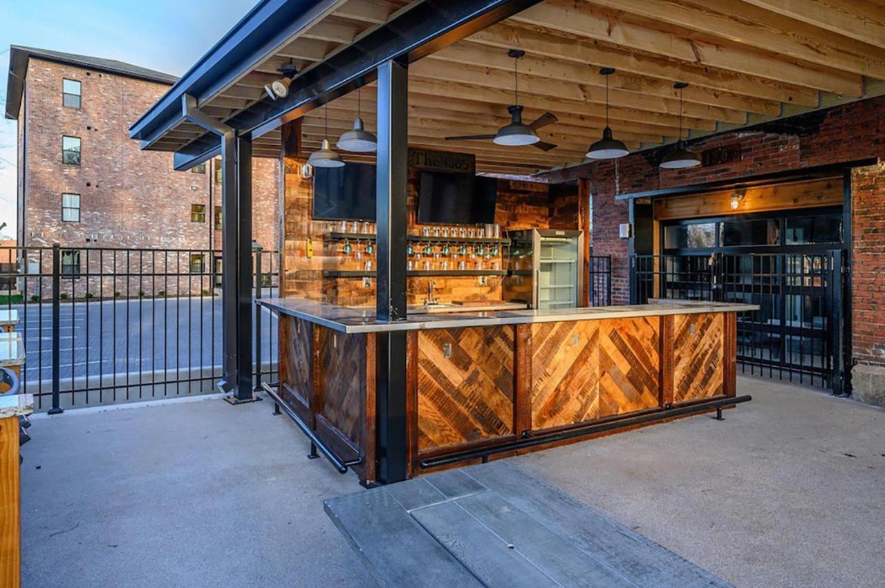 Holiday home One-of-a-kind! Roll Up Garage Door-pool, Speakeasy Nashville
