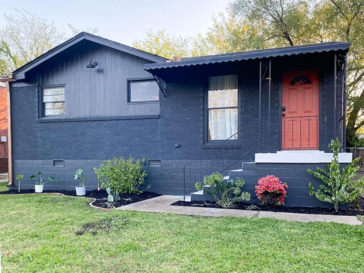 Mid-century Modern Near Downtown With Free Parking * Nashville