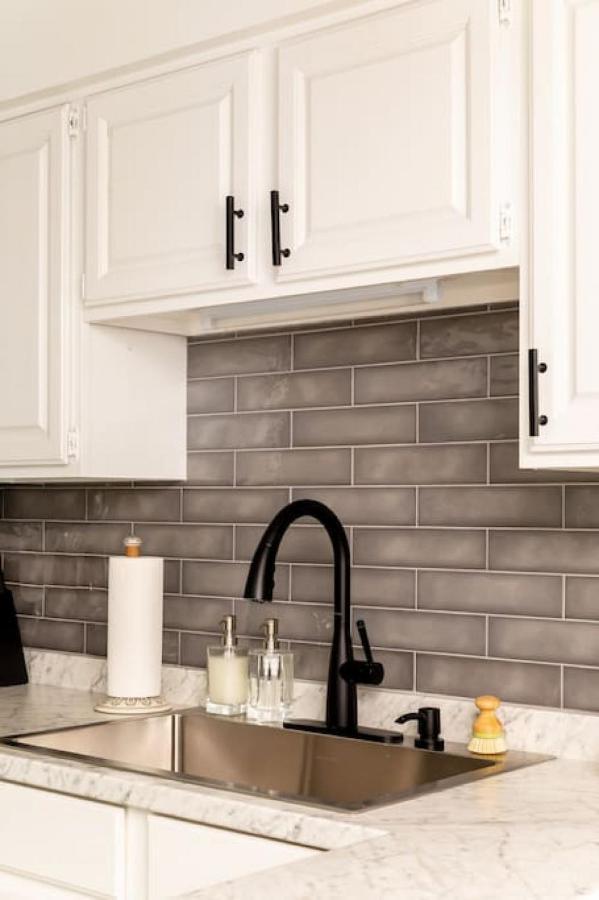 Stylish Downtown 3 Beds, 1 Bedroom With Private Patio, Parking Apartment Nashville