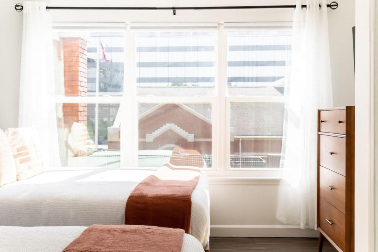 Stylish Downtown 3 Beds, 1 Bedroom With Private Patio, Parking Apartment Nashville