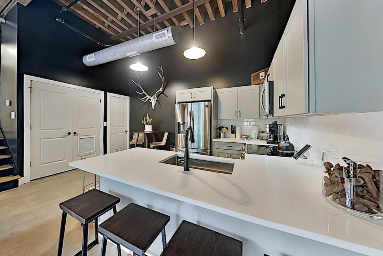 One-of-a-kind! Roll Up Garage Door-pool, Speakeasy * Nashville