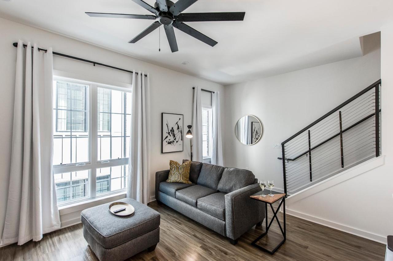Holiday home Brand New 4 Bedroom 4bath Townhome With Amazing Rooftop! *