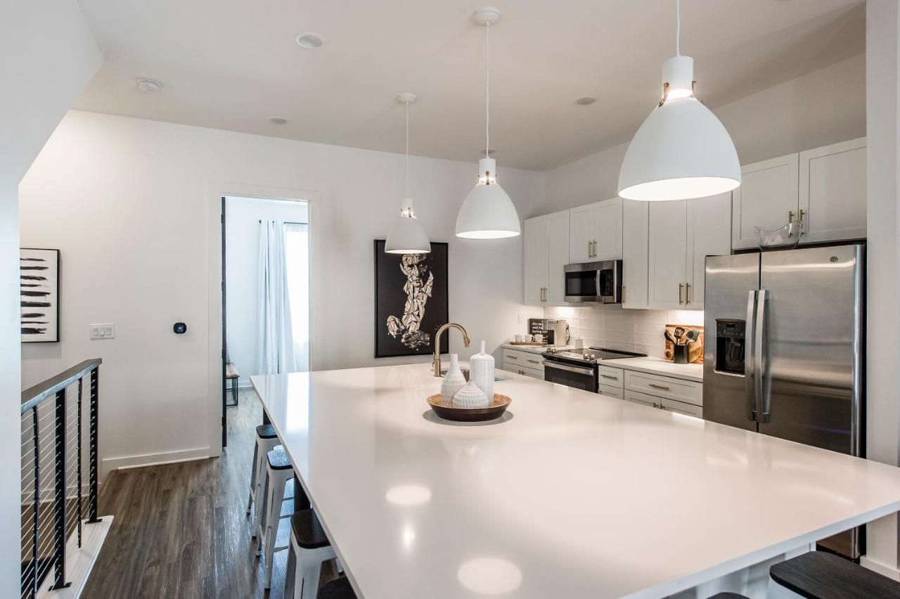 Brand New 4 Bedroom 4bath Townhome With Amazing Rooftop! *