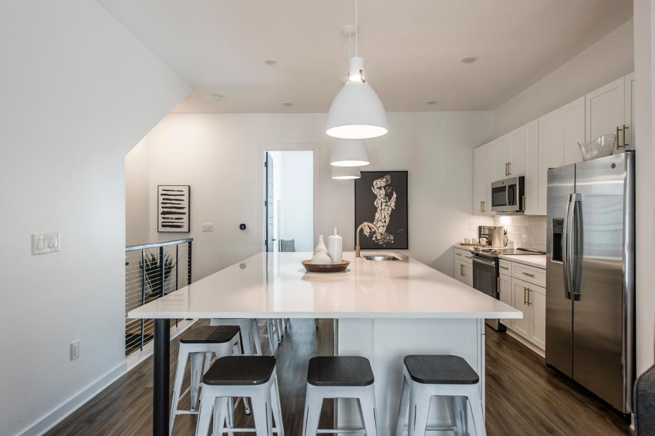 Brand New 4 Bedroom 4bath Townhome With Amazing Rooftop! Holiday home *