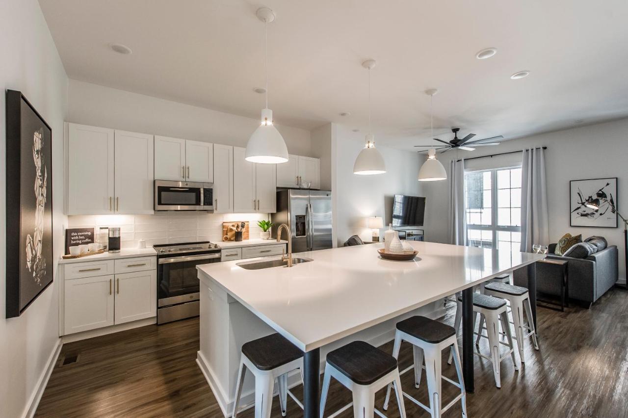 Brand New 4 Bedroom 4bath Townhome With Amazing Rooftop!