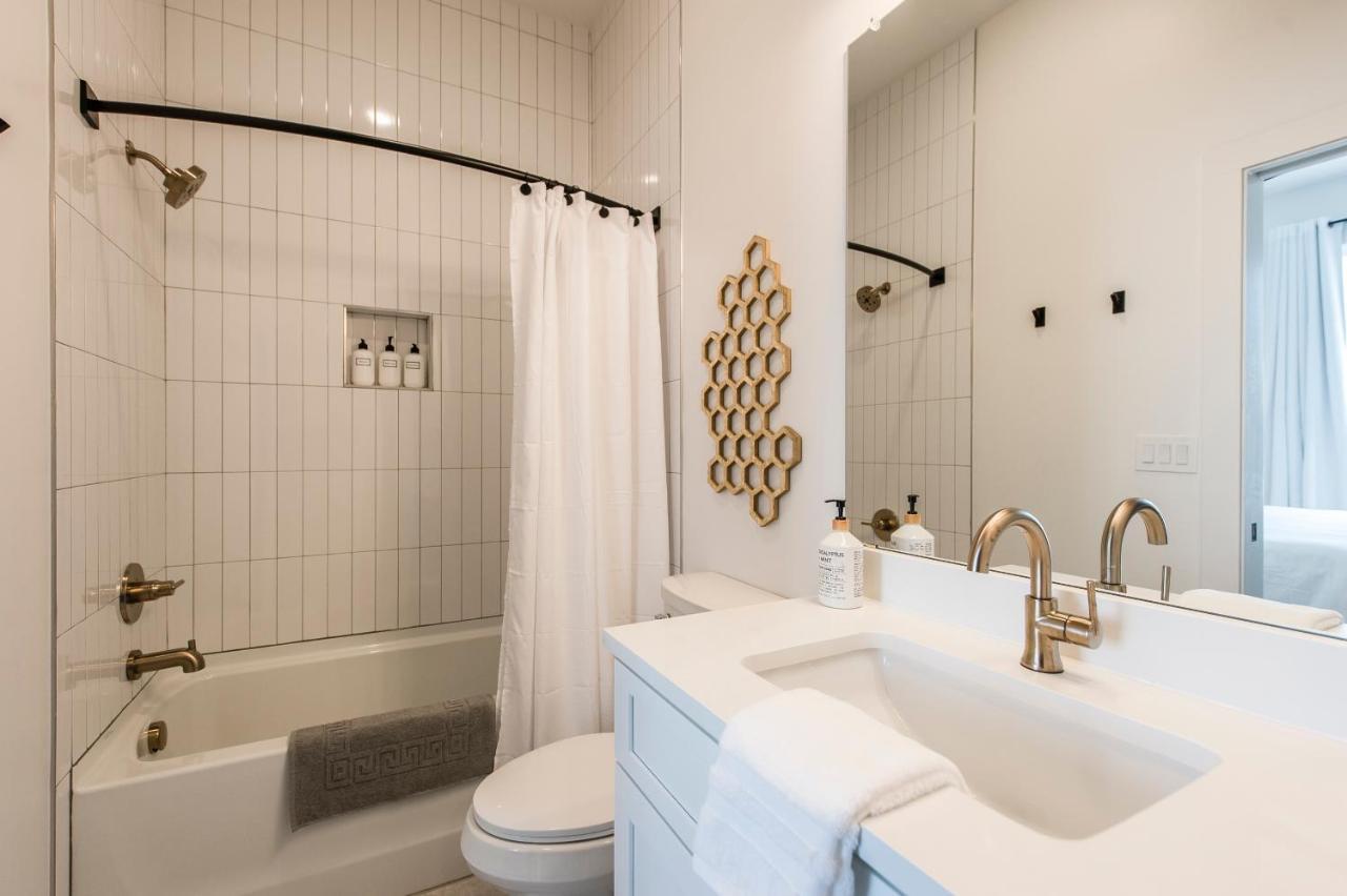 Brand New 4 Bedroom 4bath Townhome With Amazing Rooftop! Holiday home Nashville