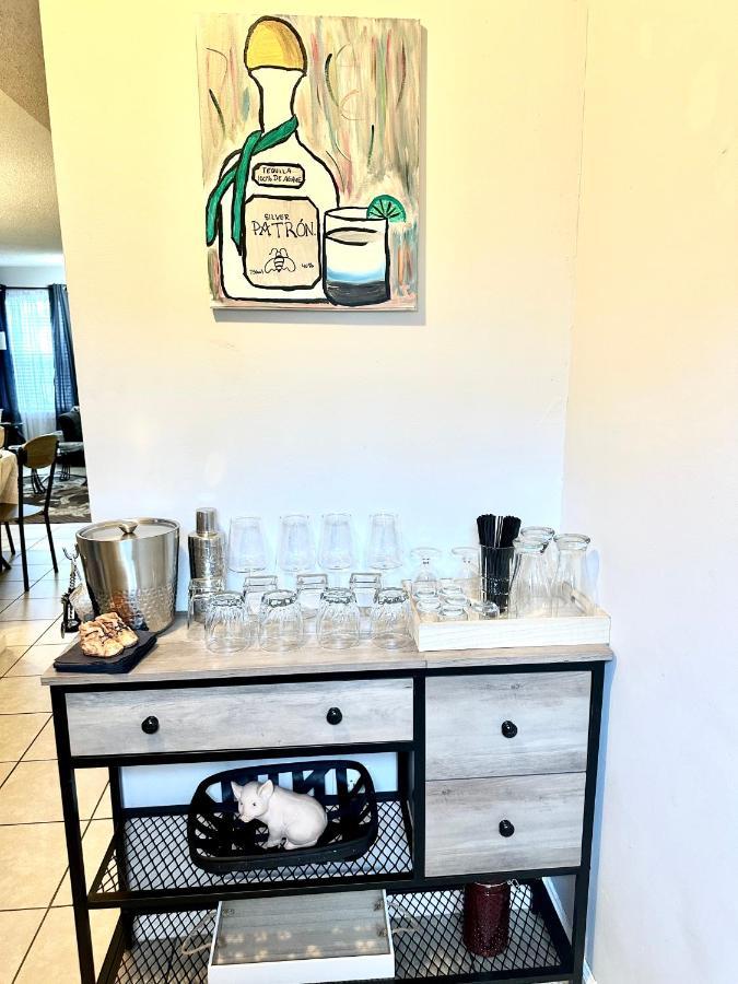 Lovely 2-bedroom W/balcony And Free Parking Apartment