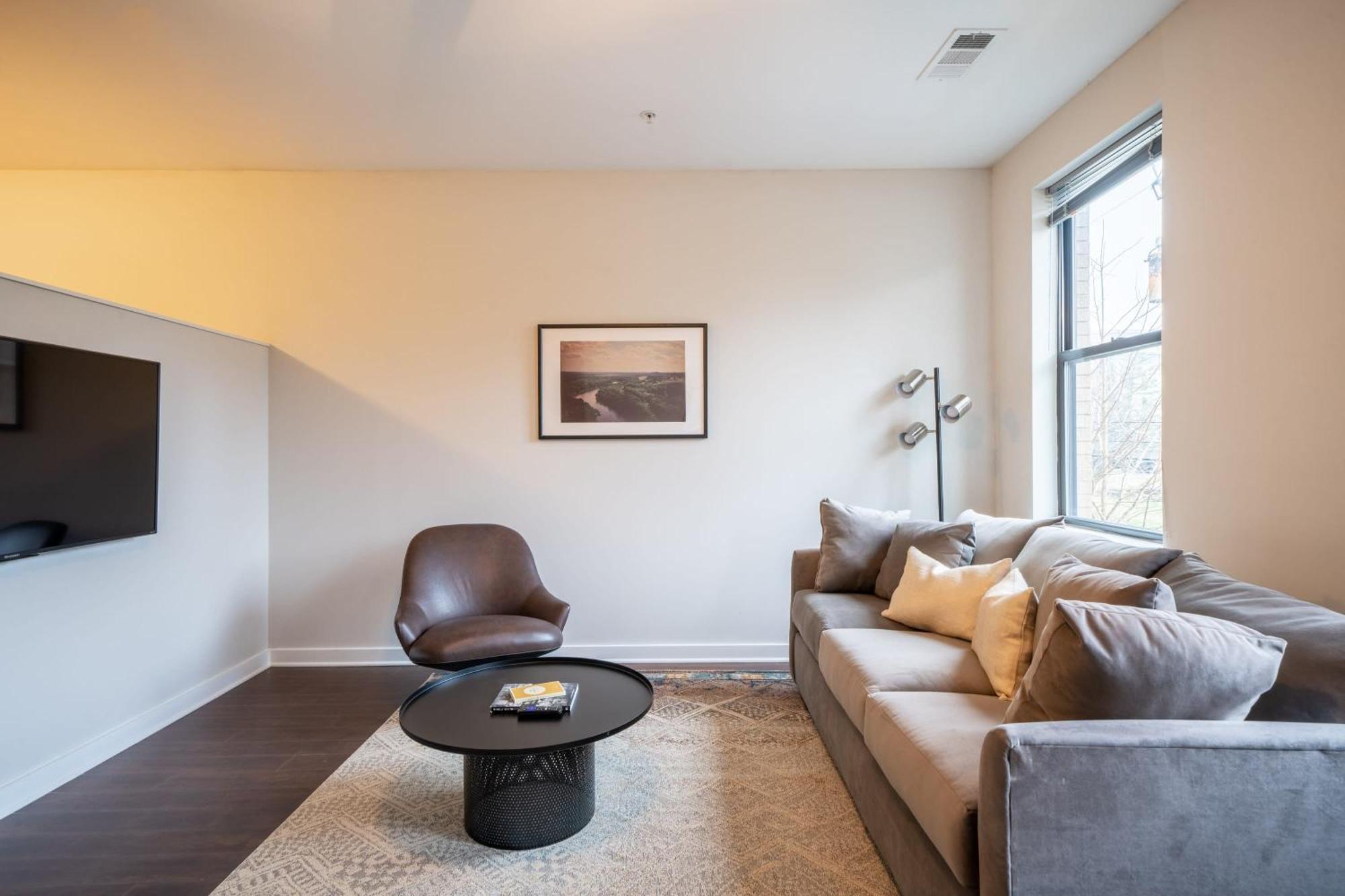 Cozysuites Musicrow Astonishing With Free Parking 23 Apartment