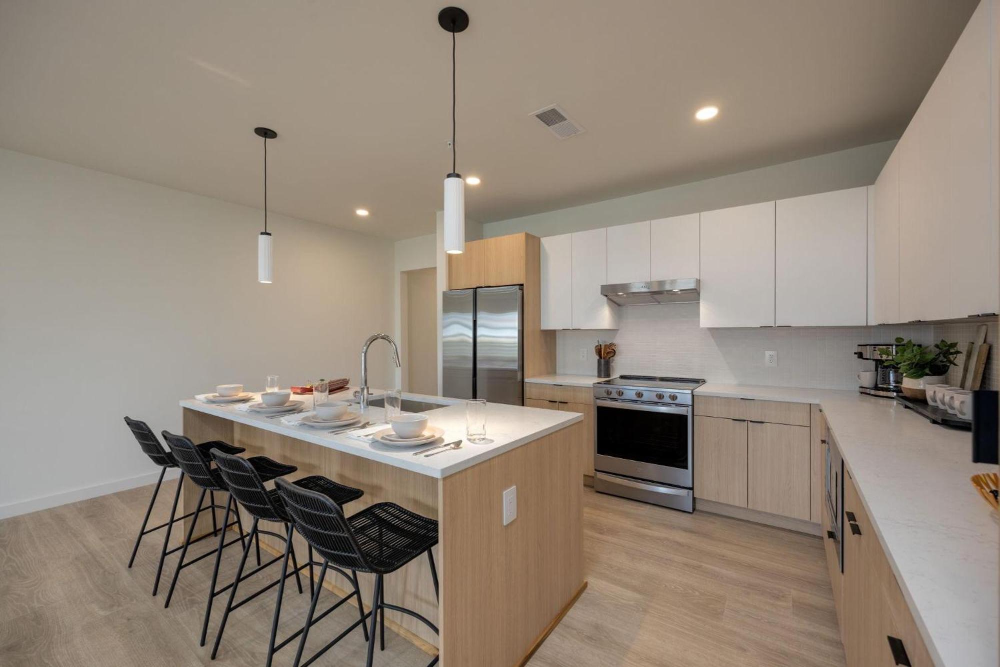 Hyve - Eden Elegance - Walk To Broadway Holiday home *