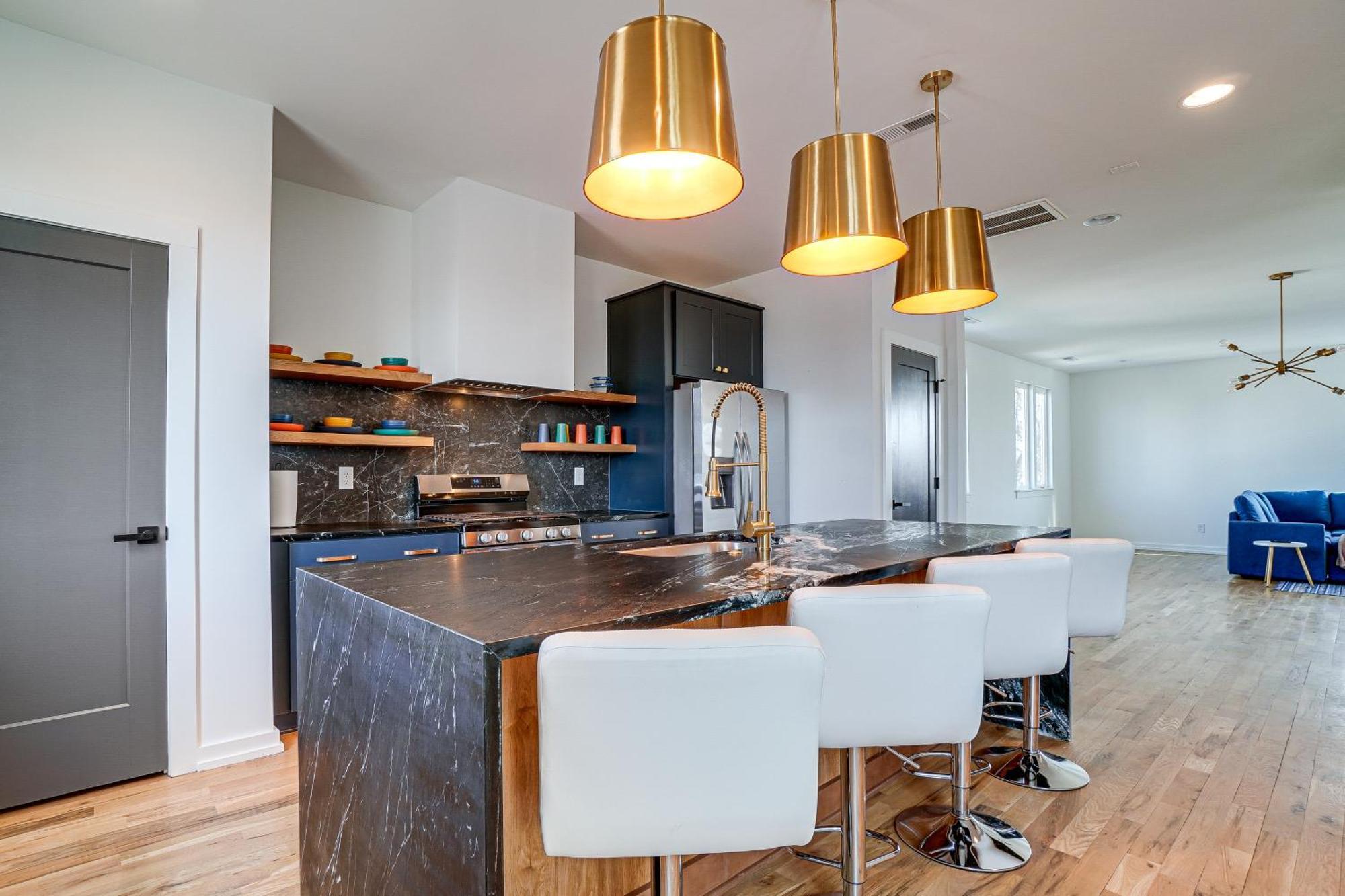 Sleek And Modern Walk To Marathon!
