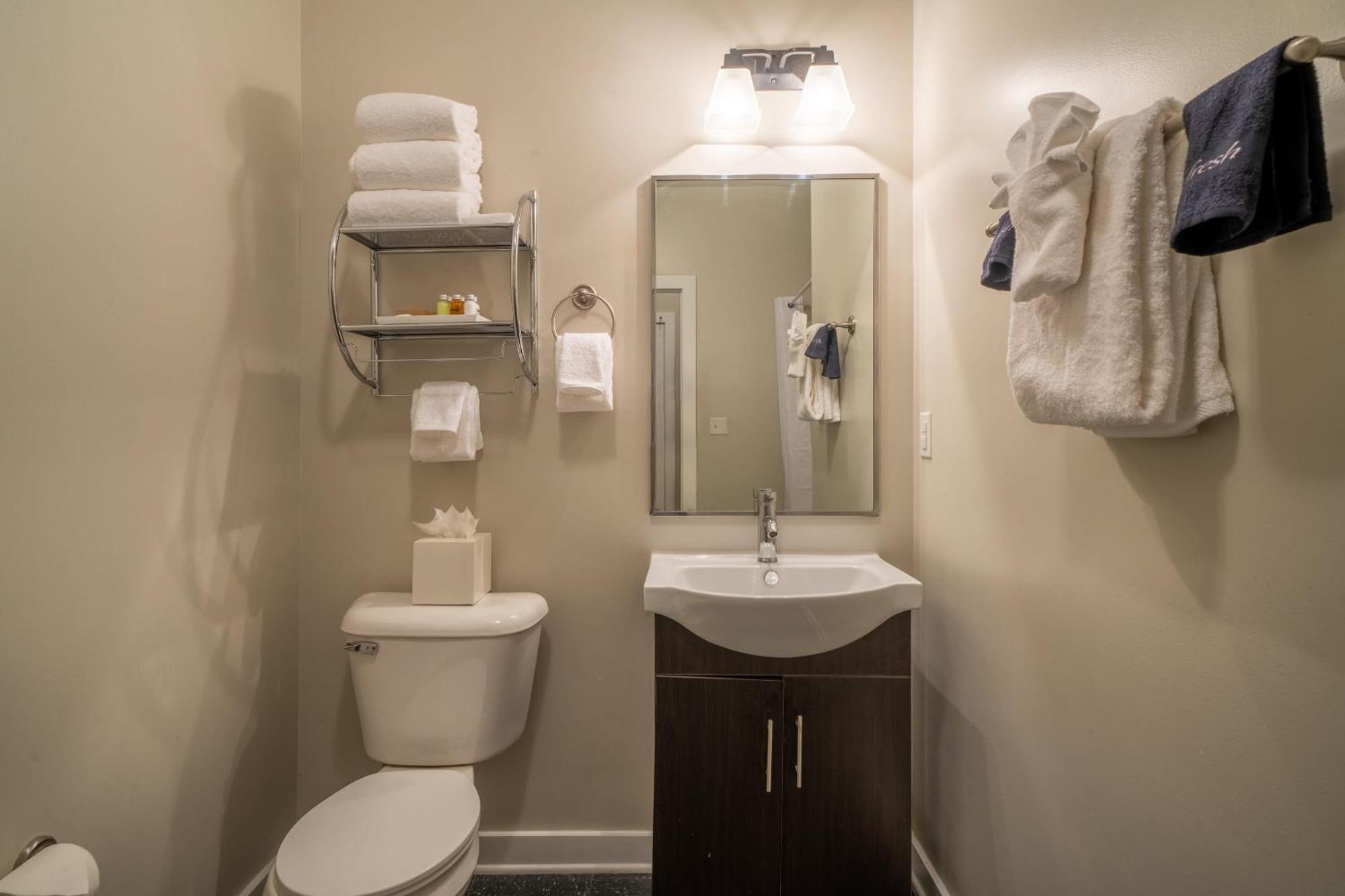 Cozysuites Musicrow Astonishing With Free Parking 23 * Nashville