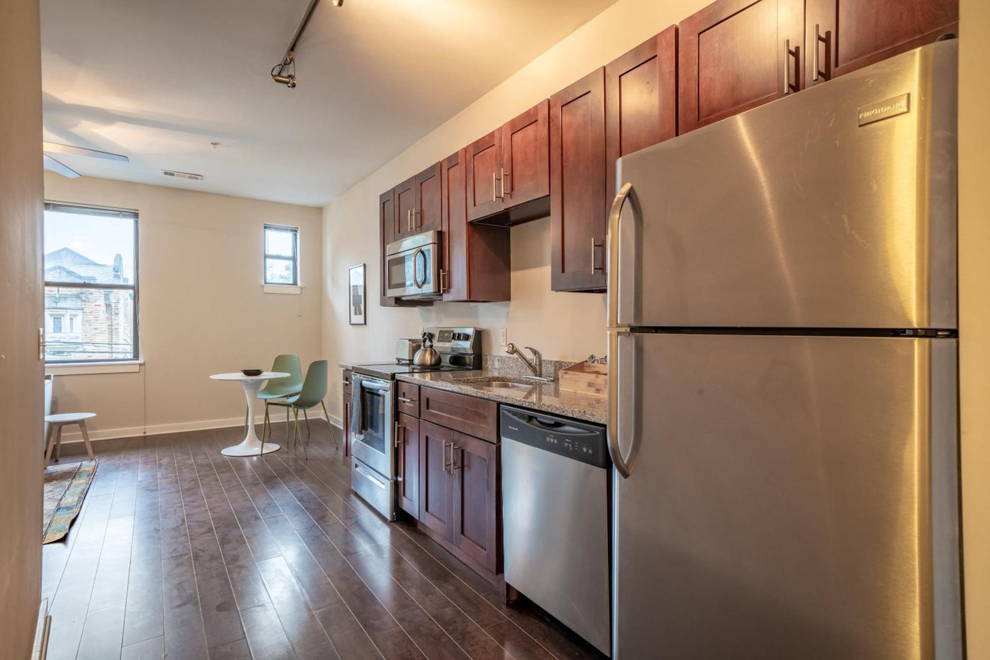 Cozysuites Musicrow Astonishing With Free Parking 23 Apartment