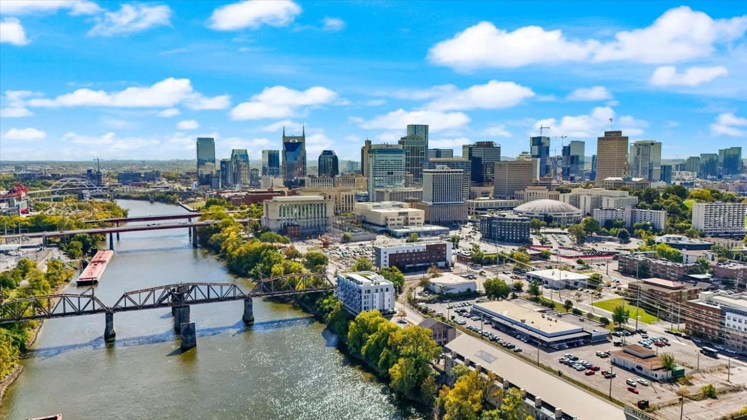 Swifties Sittin By The Water Apartment Nashville