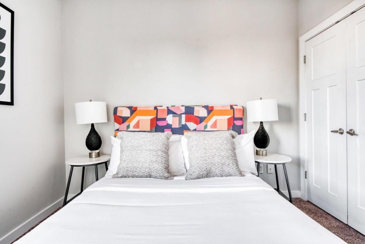 Cozysuites Two Stunning Music Row With Parking Apartment