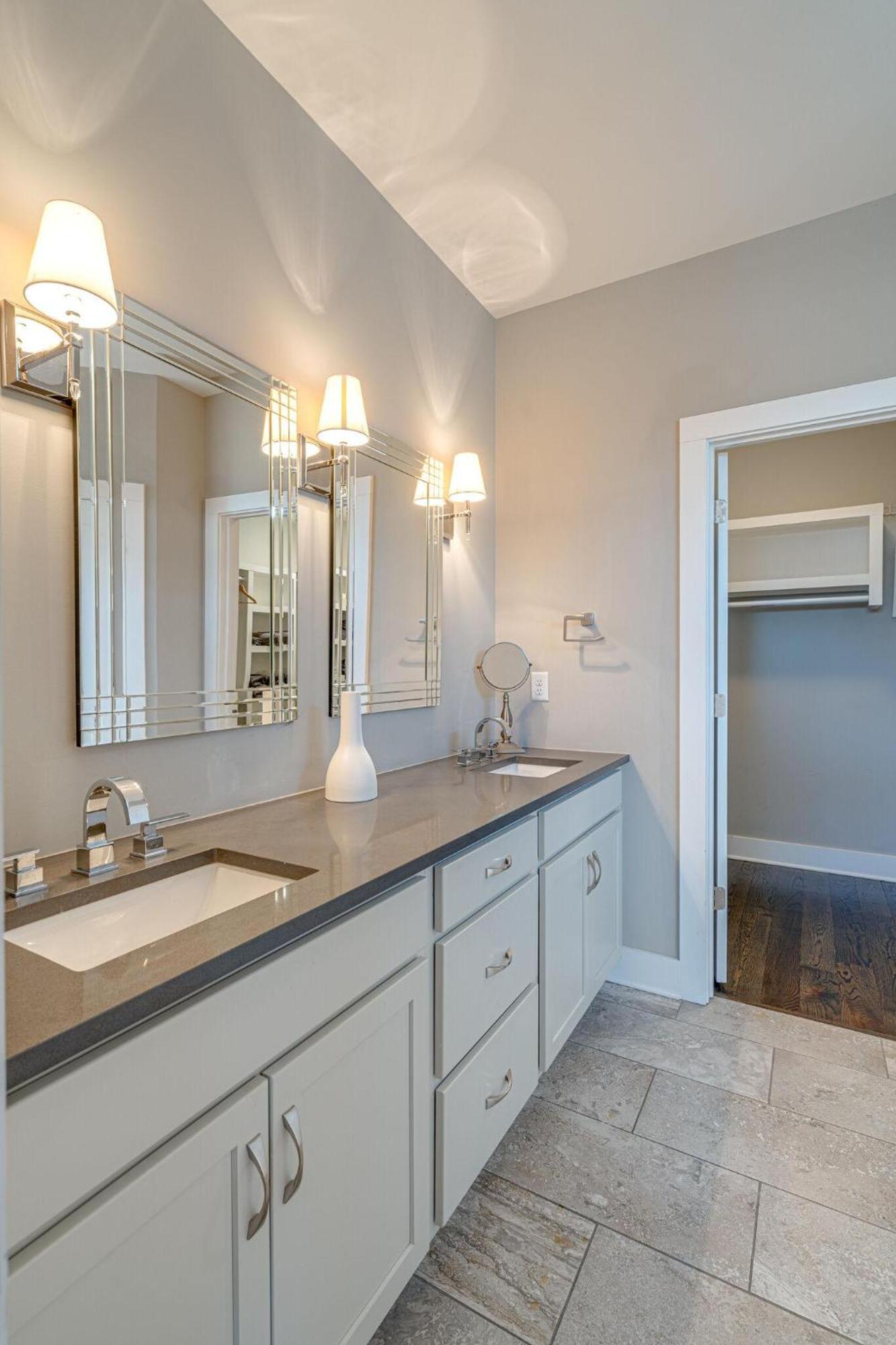 Cultured Coach - Music Row - Mins To Downtown Holiday home