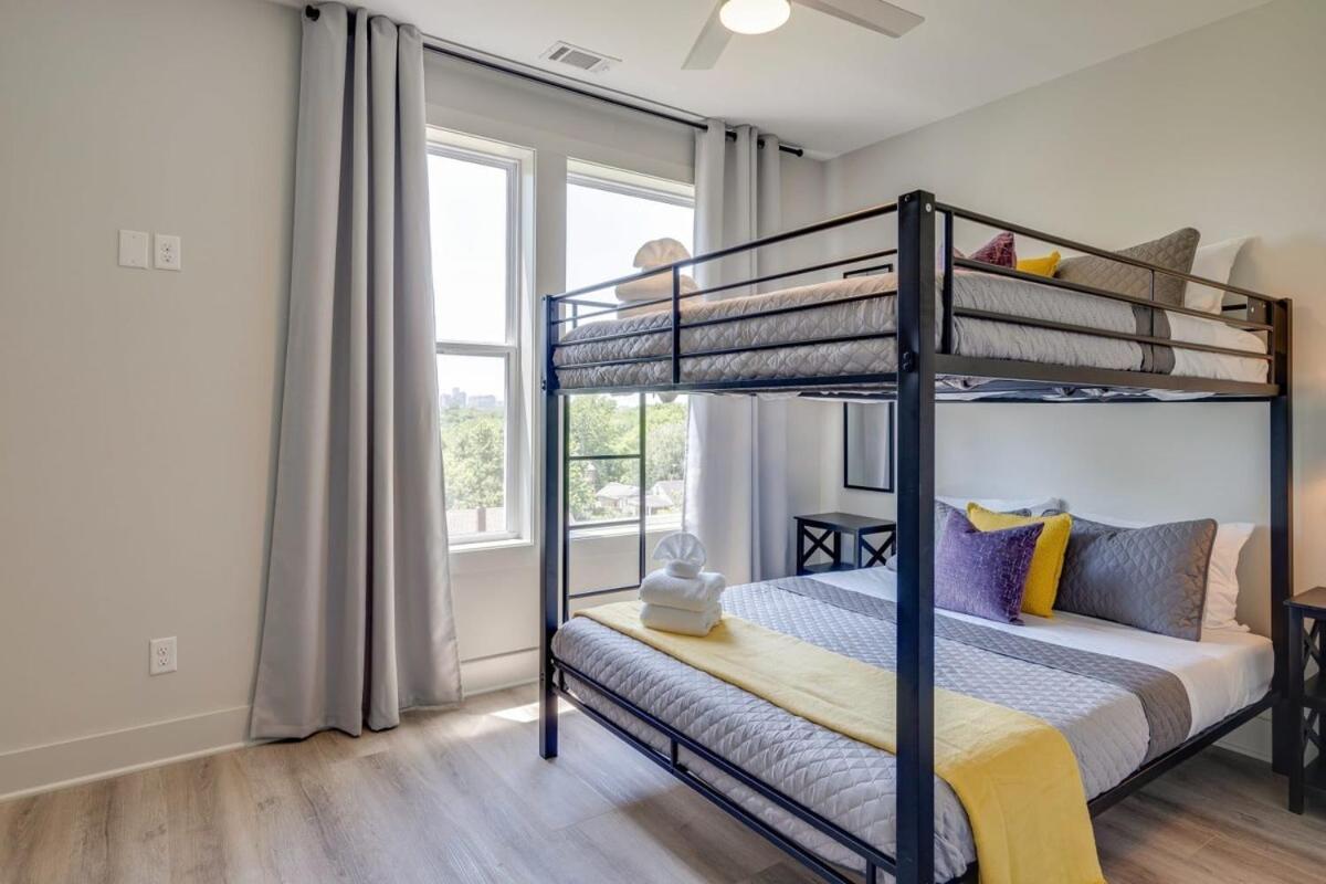 New East Oasis 13beds Roofdeck Free Parking Holiday home Nashville