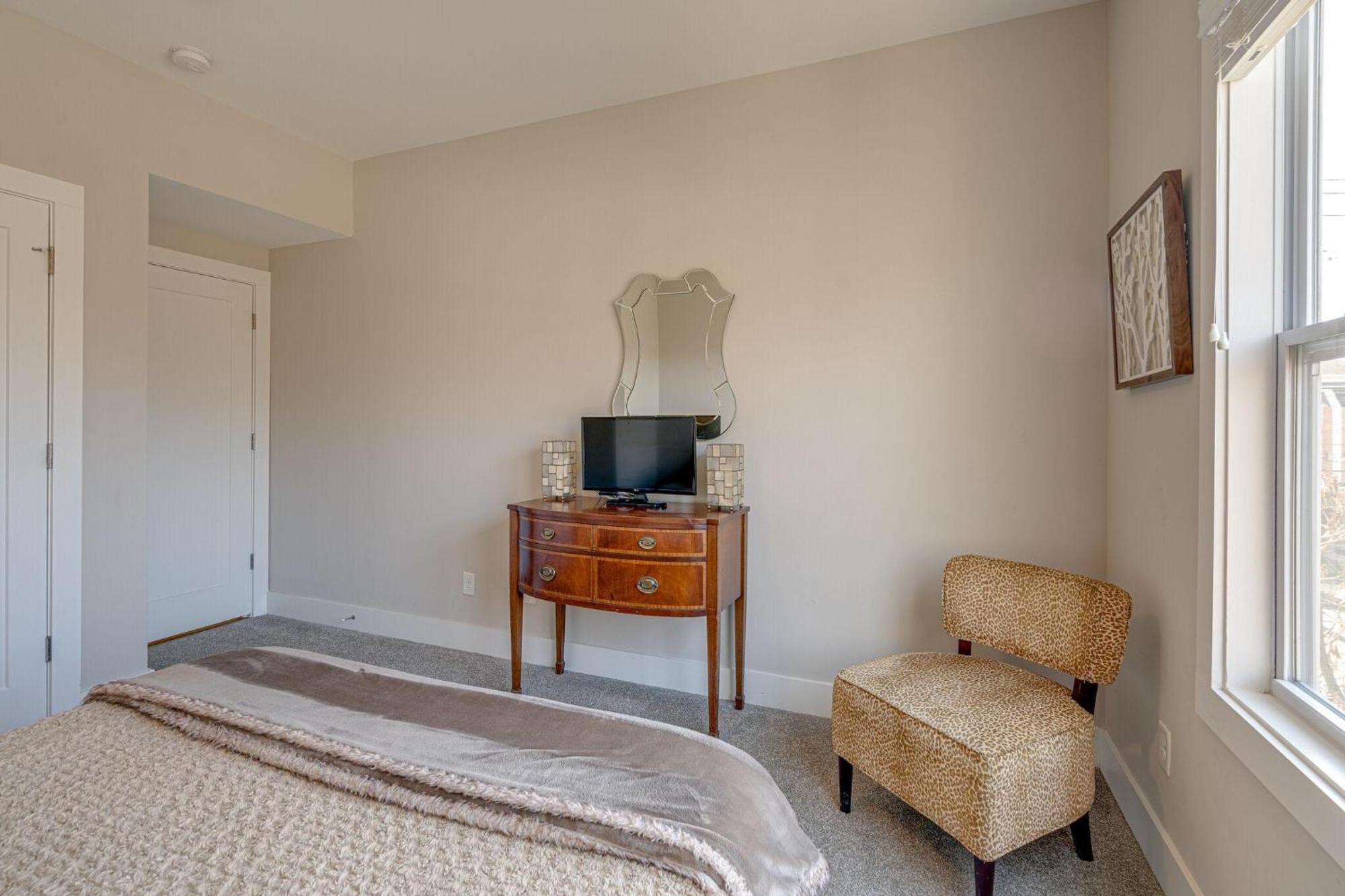 Cultured Coach - Music Row - Mins To Downtown * Nashville