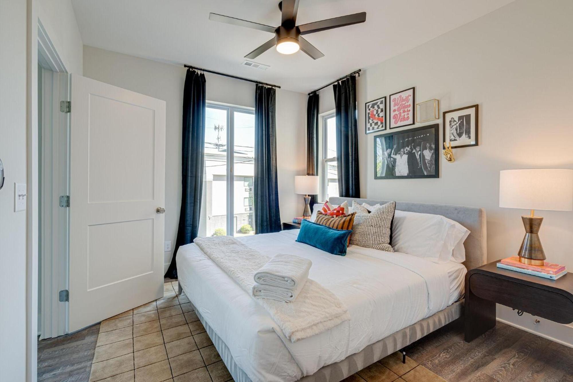 - 5623 & 5625 Lenox Ave - Combo