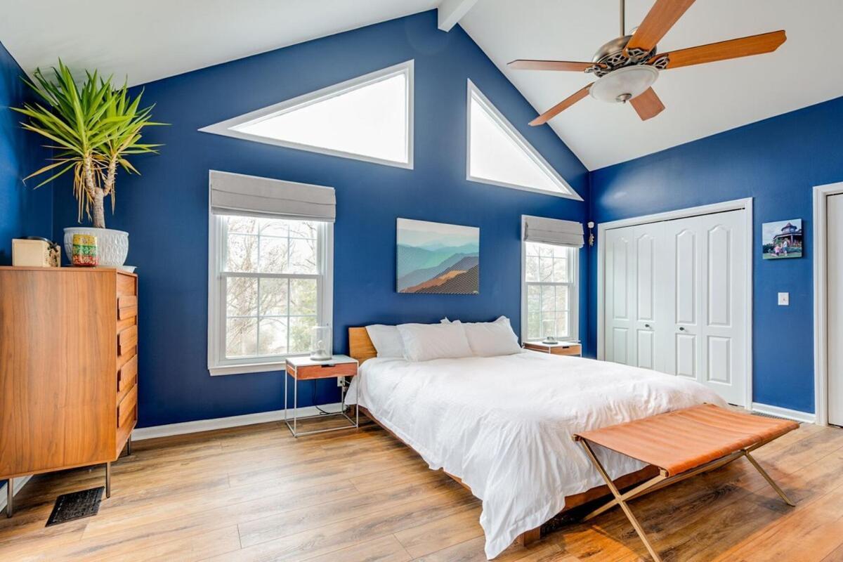 Historic East Nash Sleeps 6