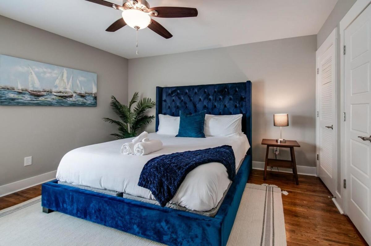 Apartment New With 2 King Beds Walk To Bars