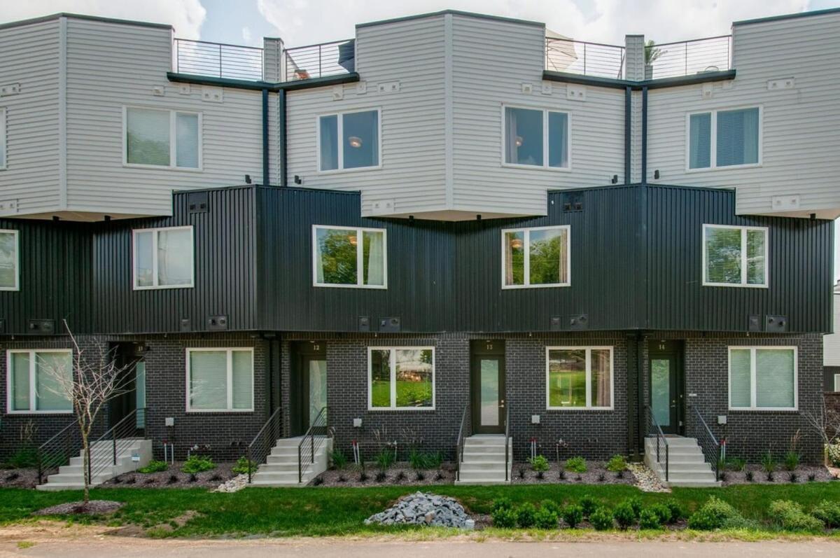 Holiday home New Dollys Dream 12 Beds Downtown Nash Opry Karaoke Nashville