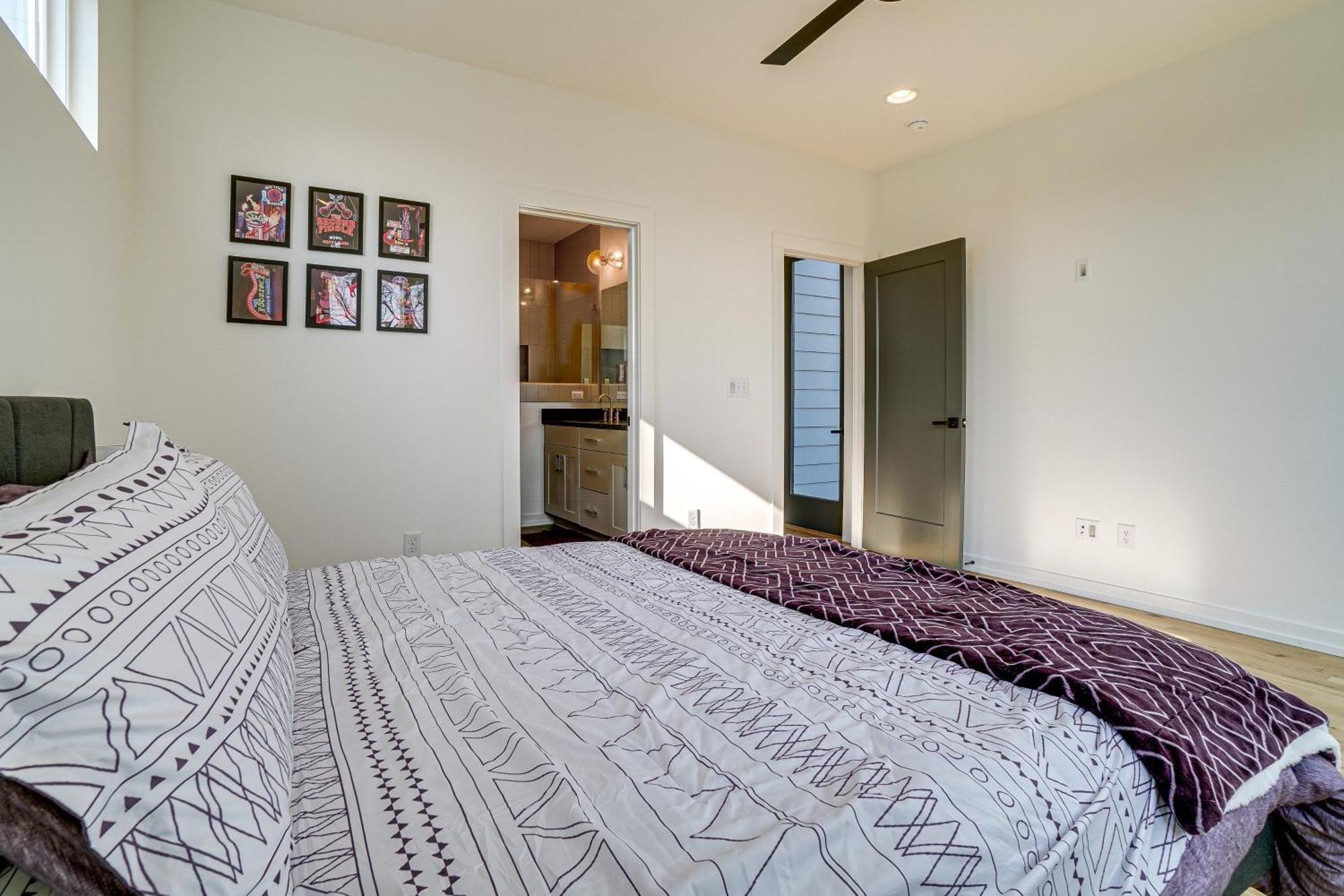 Holiday home Sleek And Modern Walk To Marathon! Nashville