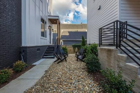 The Waylon - 8 Beds And Cozy Rooftop Lounge Holiday home