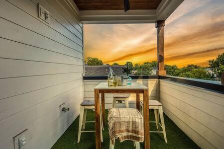 Holiday home The Waylon - 8 Beds And Cozy Rooftop Lounge *