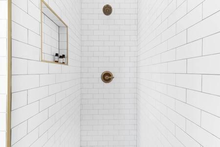 The Hadley House - Cozy Porch & Fenced In Backyard * Nashville