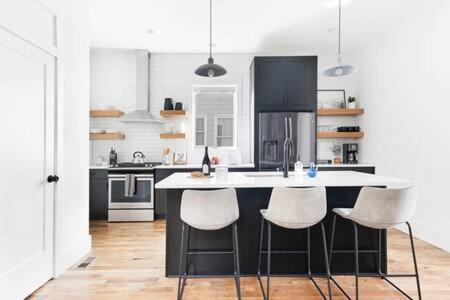 The Hadley House - Cozy Porch & Fenced In Backyard * Nashville