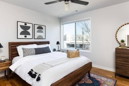 The Finley Loft - Quite Located In The Nations! *