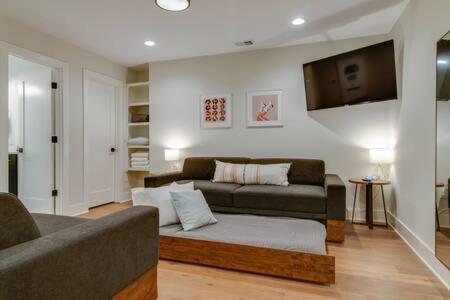 Taylor Haus - Downtown Gem 5 Min To Broadway