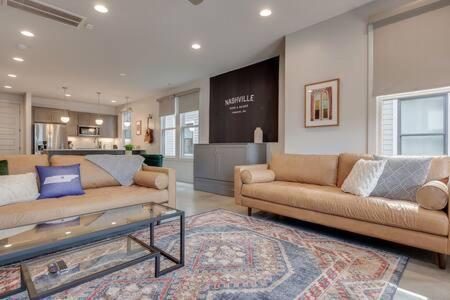 The Mansfield - Eastside Luxury, Walk To It Holiday home Nashville