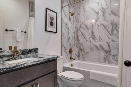 Holiday home The Sharpe - Stylish East Townhouse
