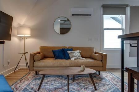 The Sharpe - Stylish East Townhouse