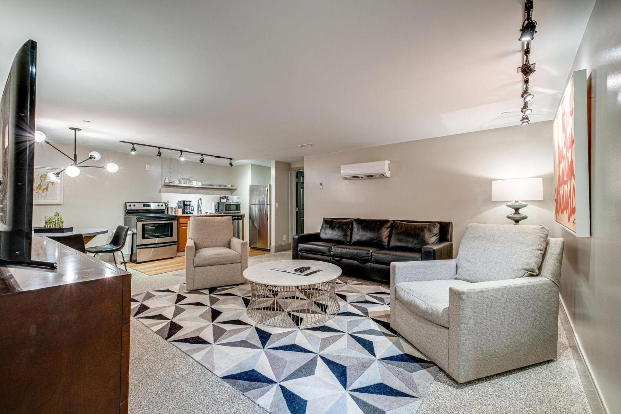 Riverfront Lofts Aparthotel
