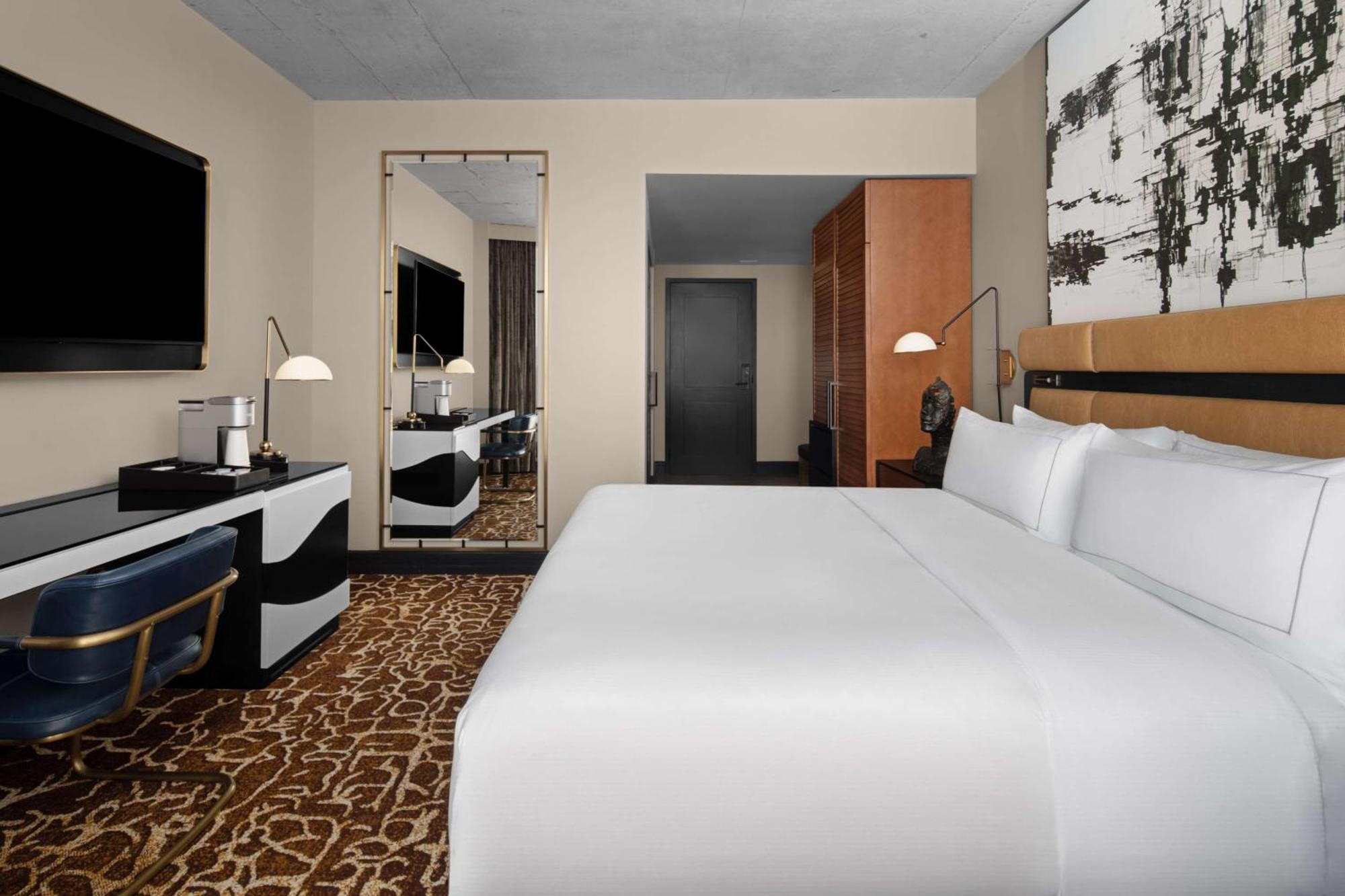 Fraye Nashville, Curio Collection By Hilton Nashville