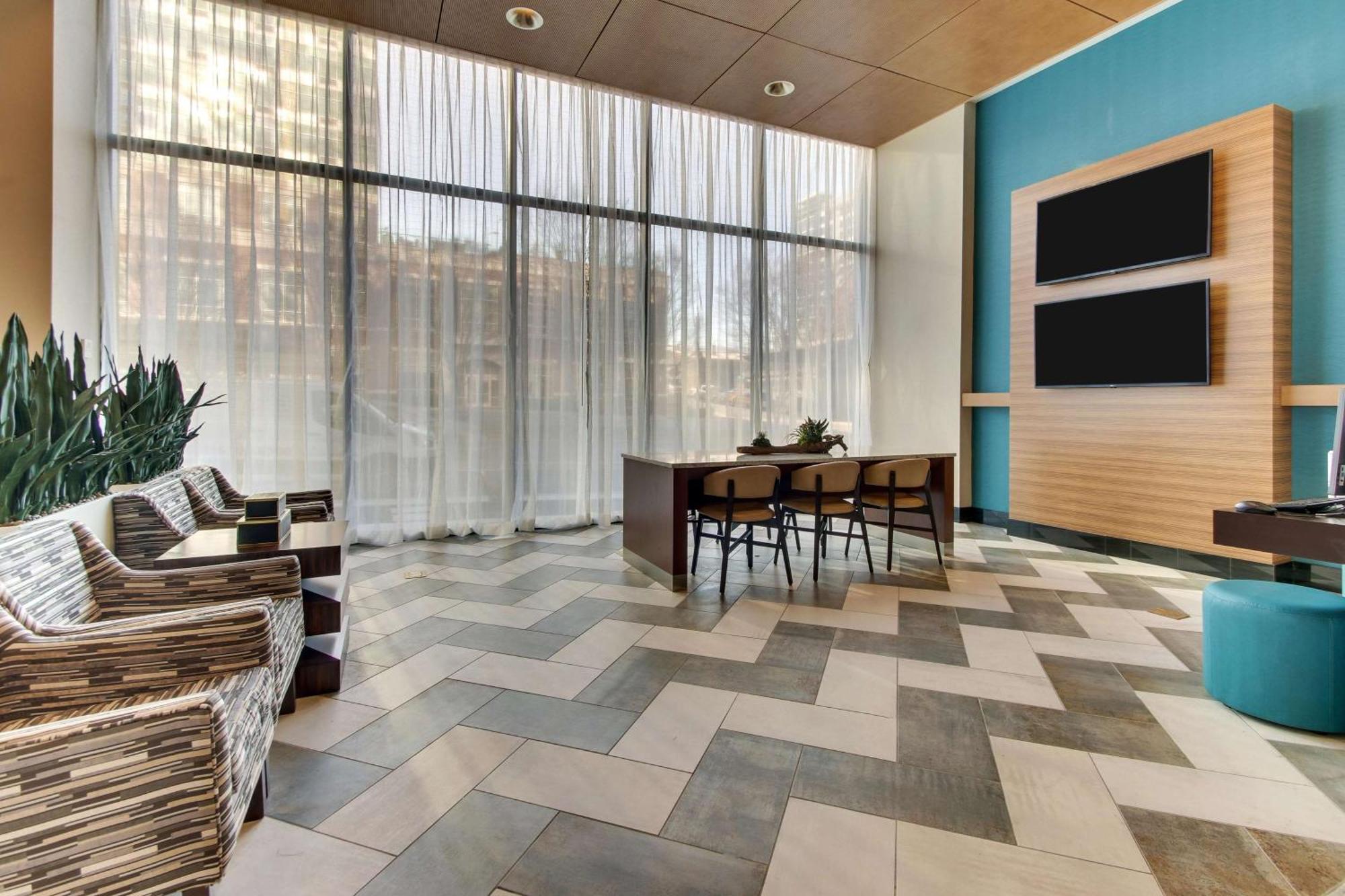 Drury Plaza Downtown 3*