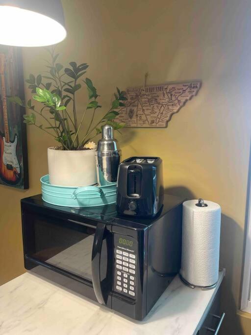 Apartment 5 Min To Dt-Multicade Arcade-Nature Trails-Scenic-Holiday Lights! Nashville