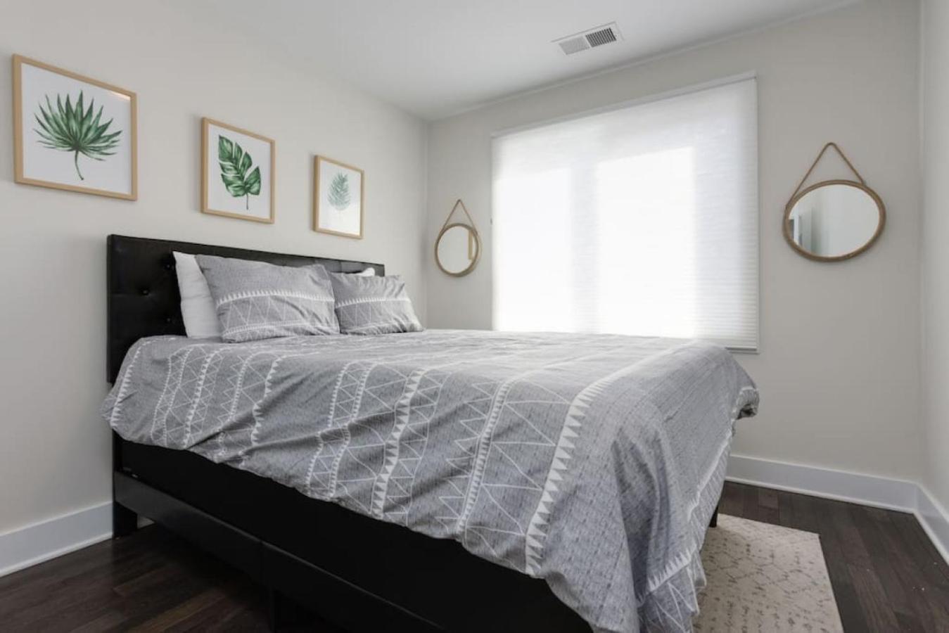 Modern Townhome, Large Game With Ping Pong, 10min To Downtown! Sleeps 10! *