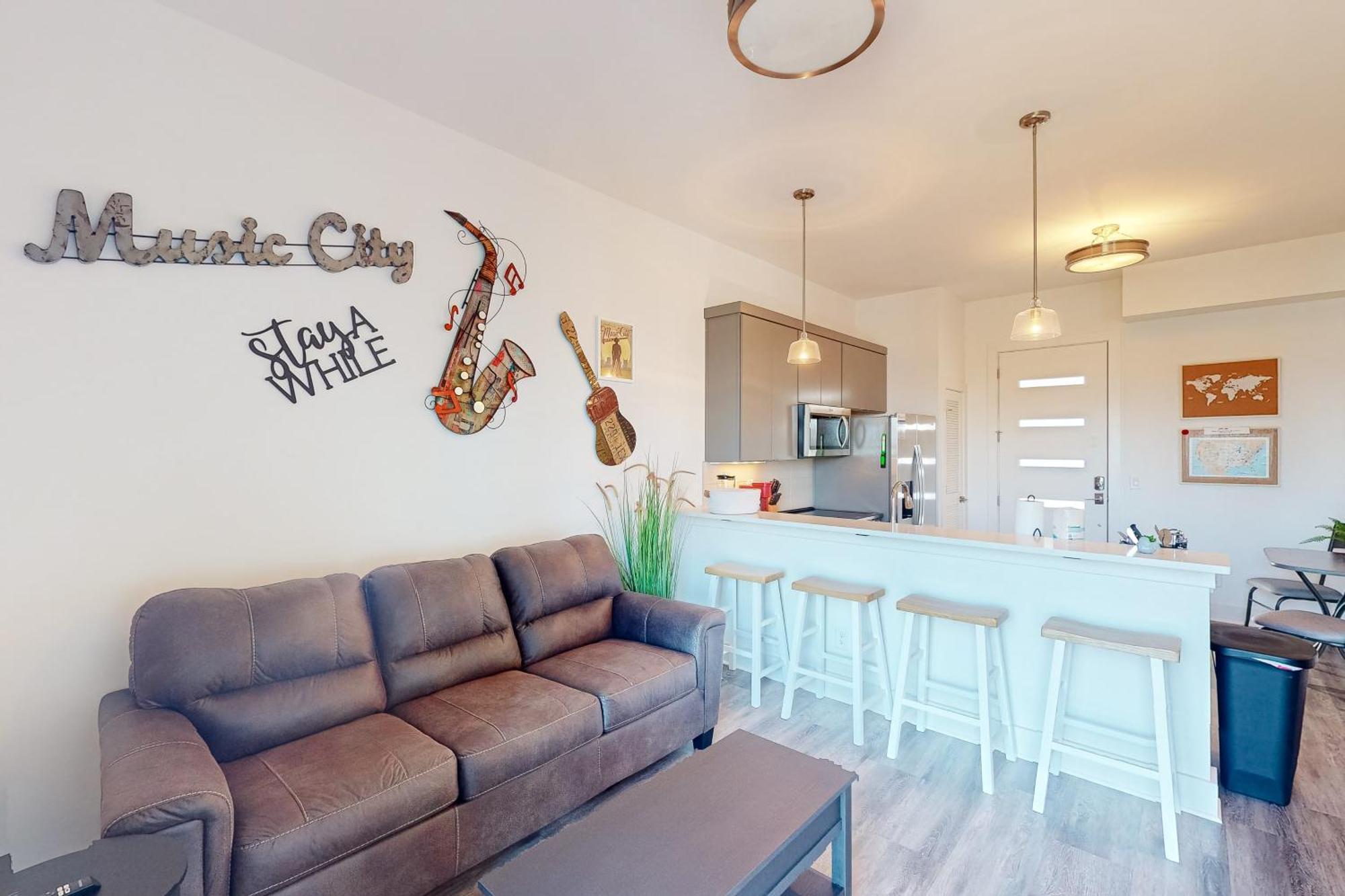 Awhile In Music City #302 *