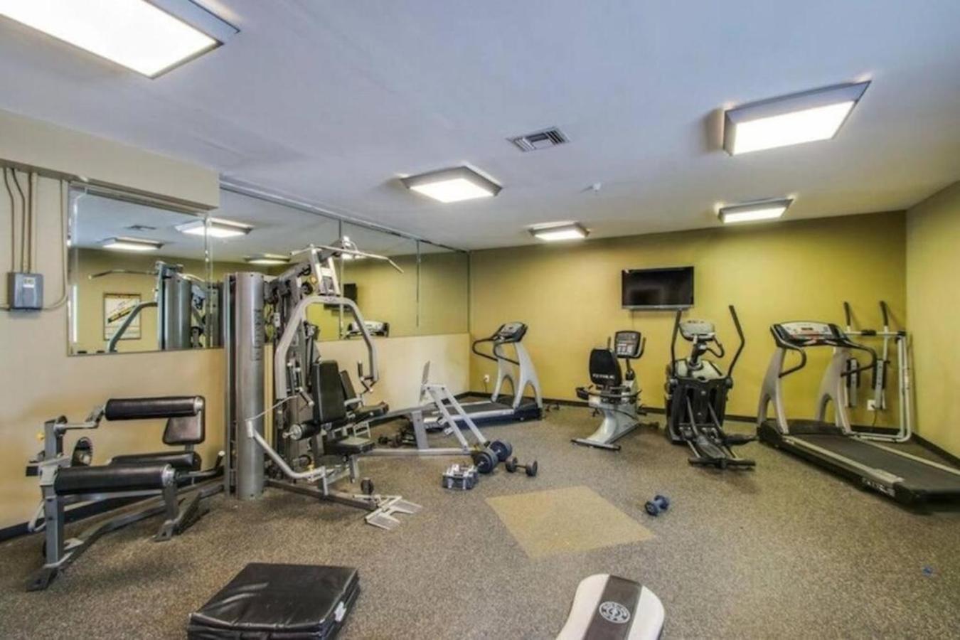 Downtown Covered Parking Unit 1014 Apartment *