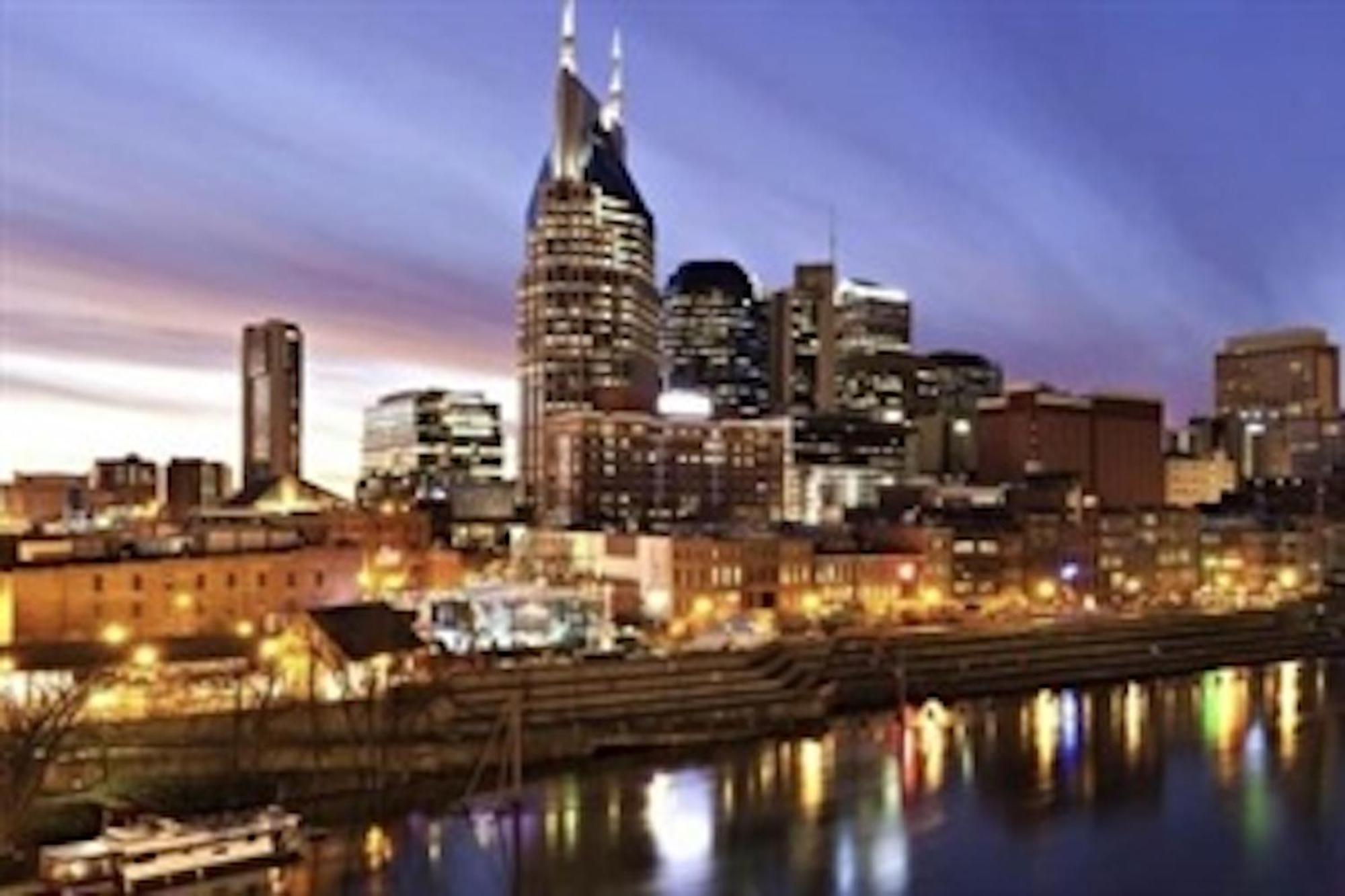 Beautiful Downtown By The River-1012