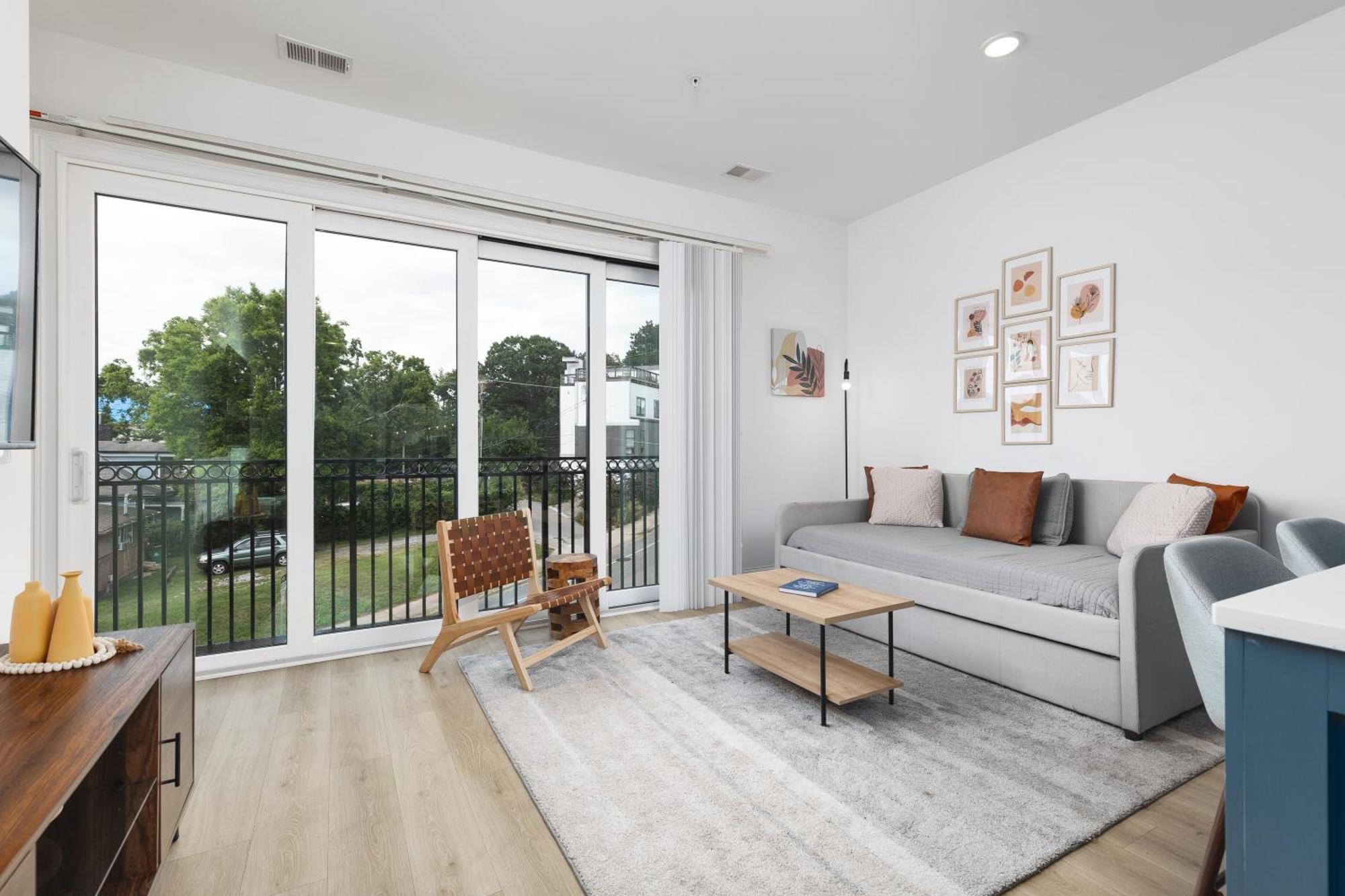 Apartment Stunning Spacious 6 Beds, 2 Bedroom In Walkable Area