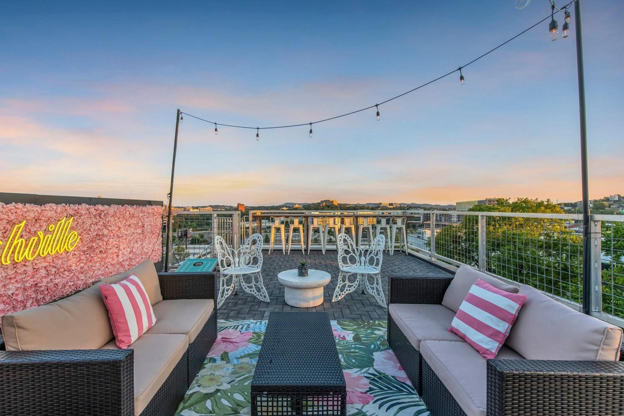 Dolly's Big House - 18 Beds Skydeck Views