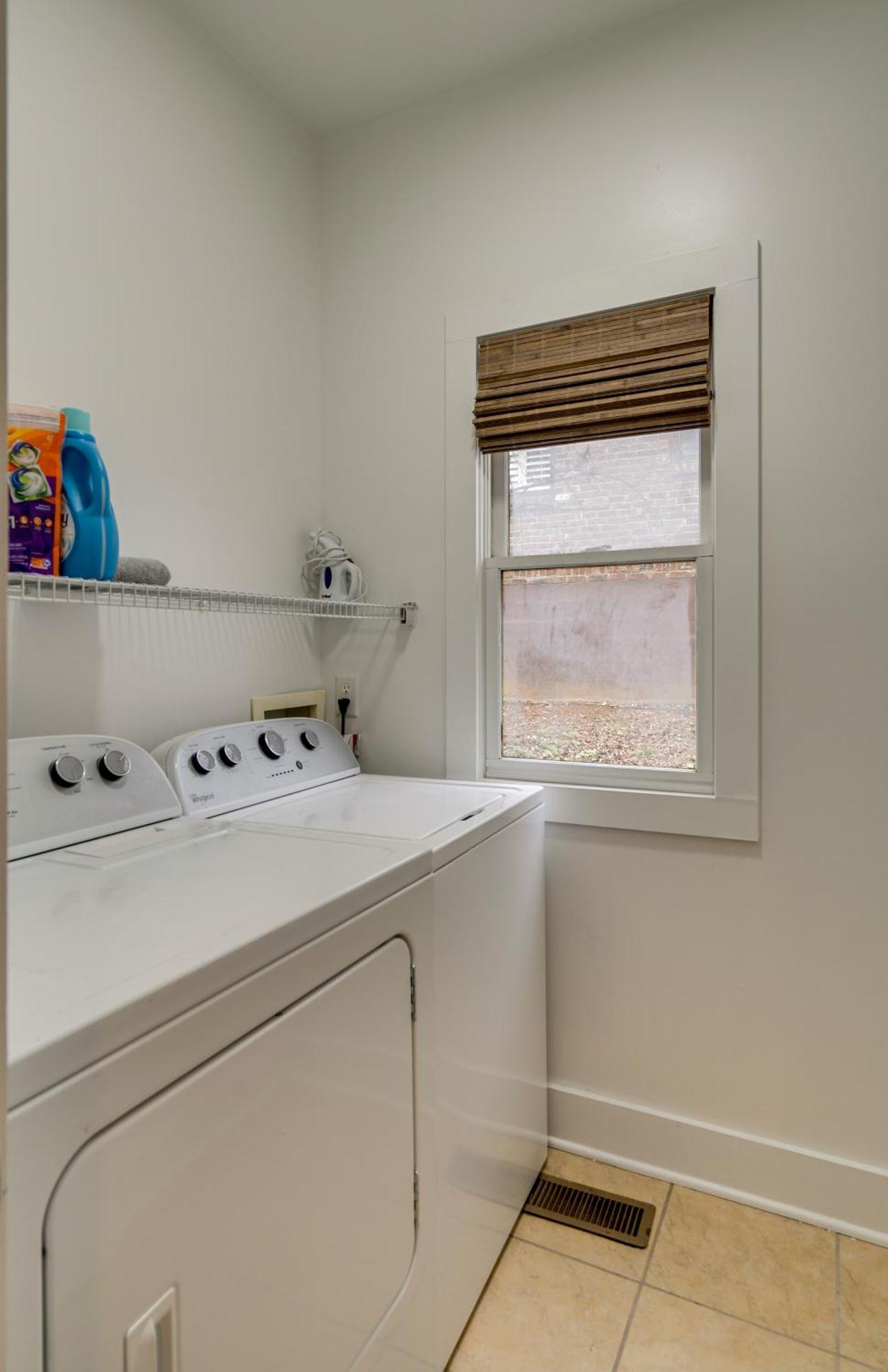 Skyline Views From Shelby With Wifi, Fully Furnished, Pet Friendly & In Unit Laundry * Nashville