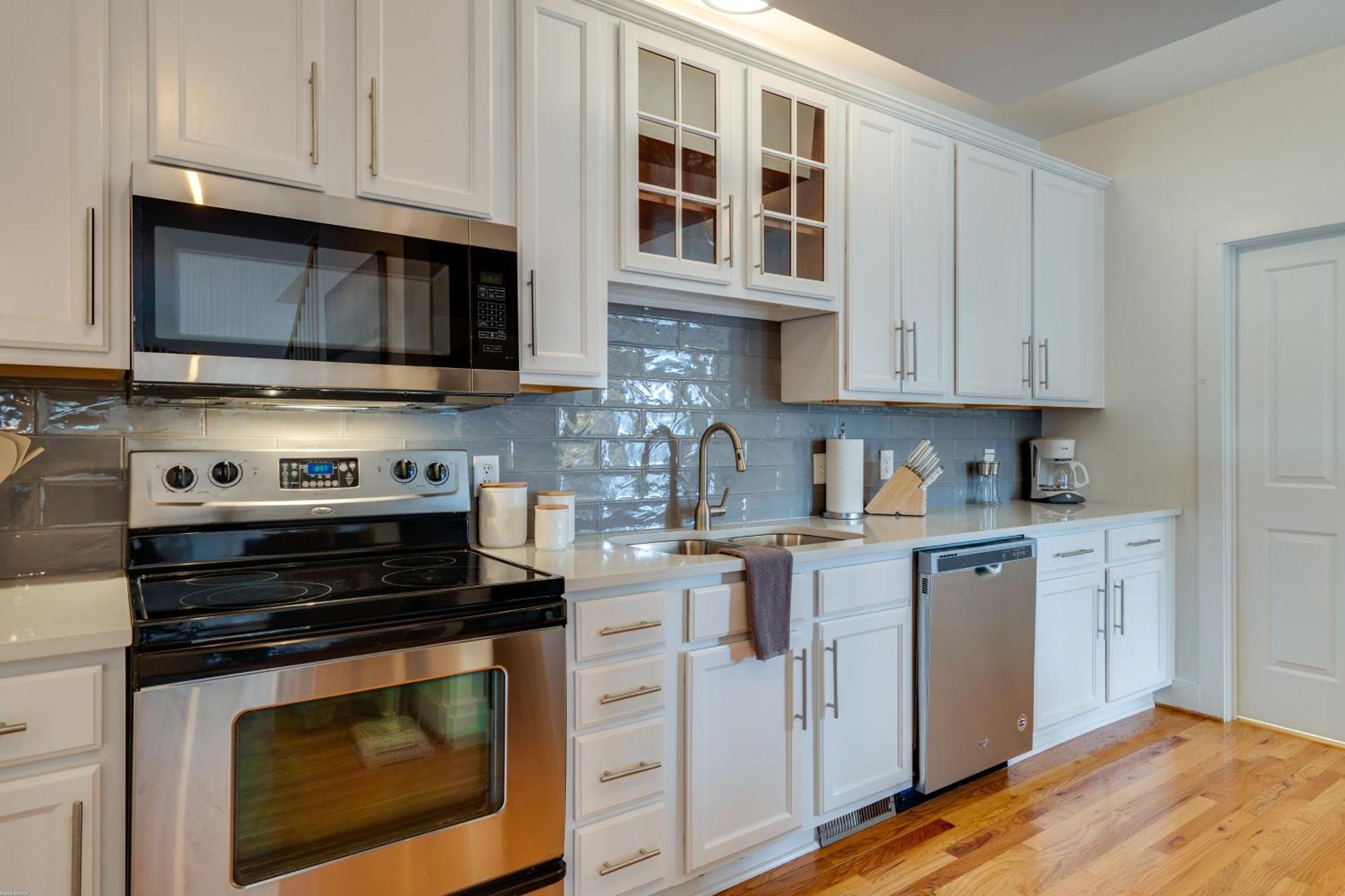 Skyline Views From Shelby With Wifi, Fully Furnished, Pet Friendly & In Unit Laundry Nashville