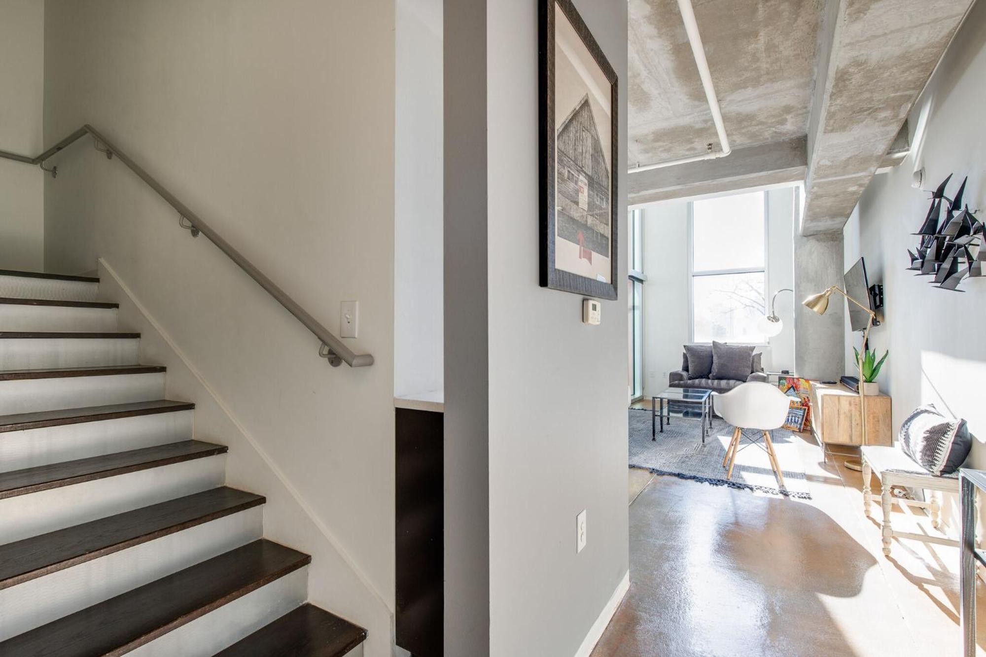 Holiday home Artsy Chic 1br 30day Min With Wifi Ac Parking Tv Furnished Rooftop Nashville