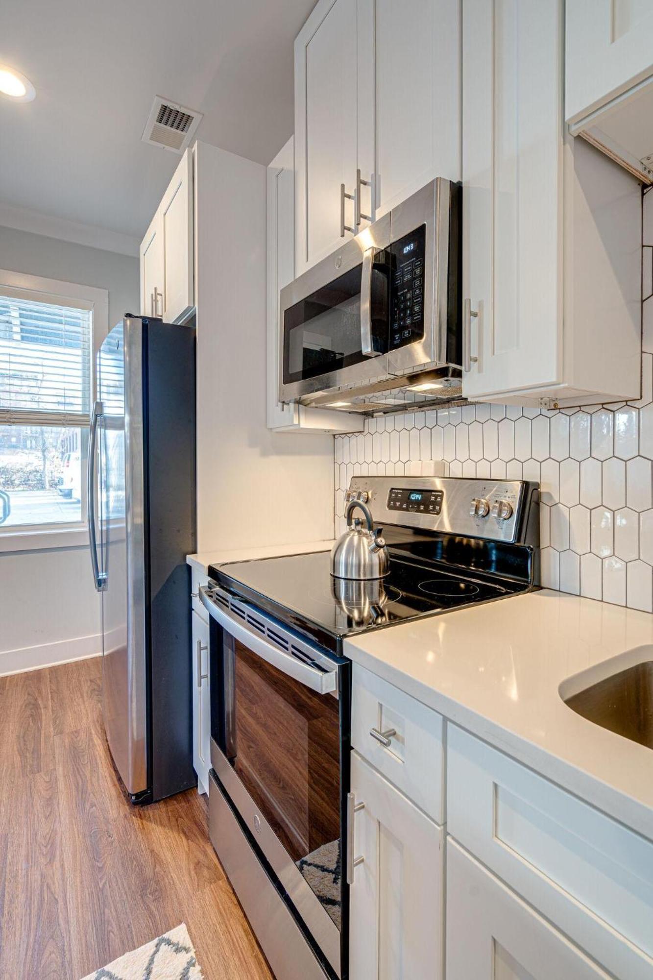 Mesmerize Melrose - 5 Mins To Broadway - Rooftop Deck Holiday home