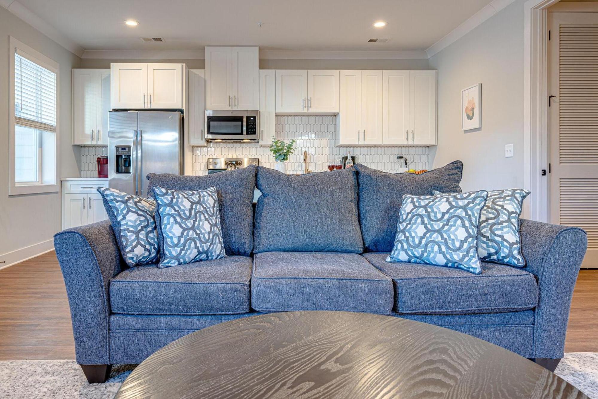 Mesmerize Melrose - 5 Mins To Broadway - Rooftop Deck Holiday home